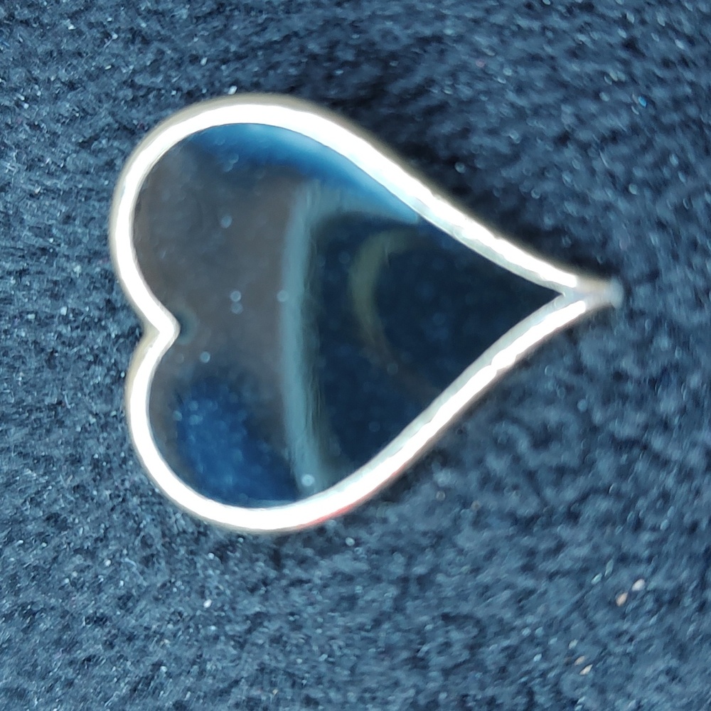 Vintage Sarah Coventry black enamel heart brooch pin, stunning piece of jewelry